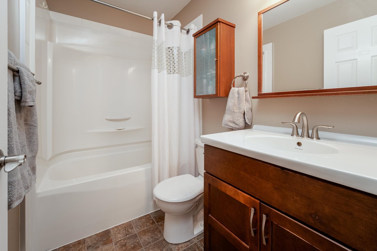 28-3851 Blundell Rd