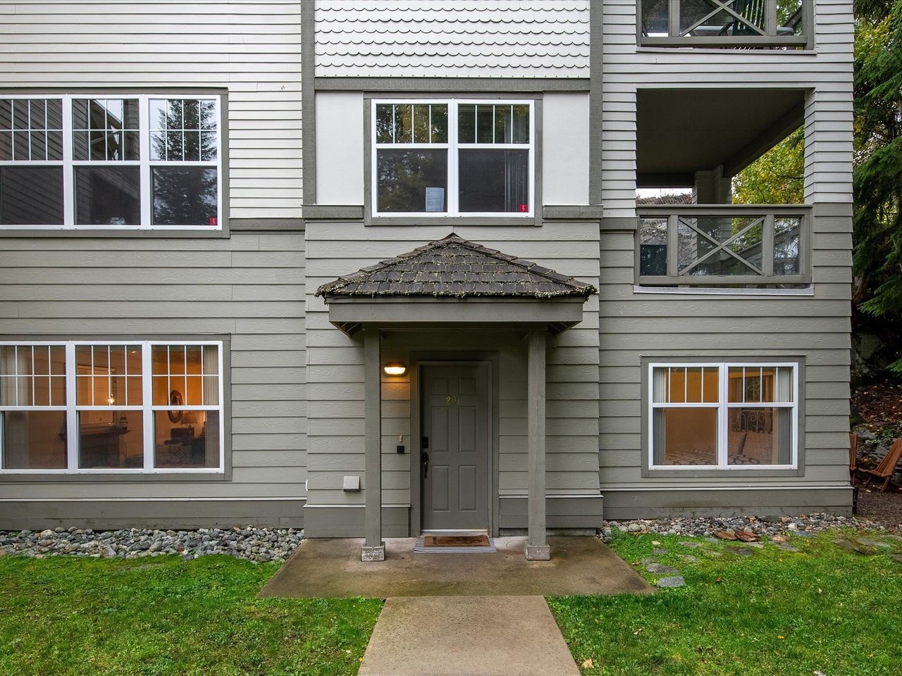 201-3300 Ptarmigan Pl