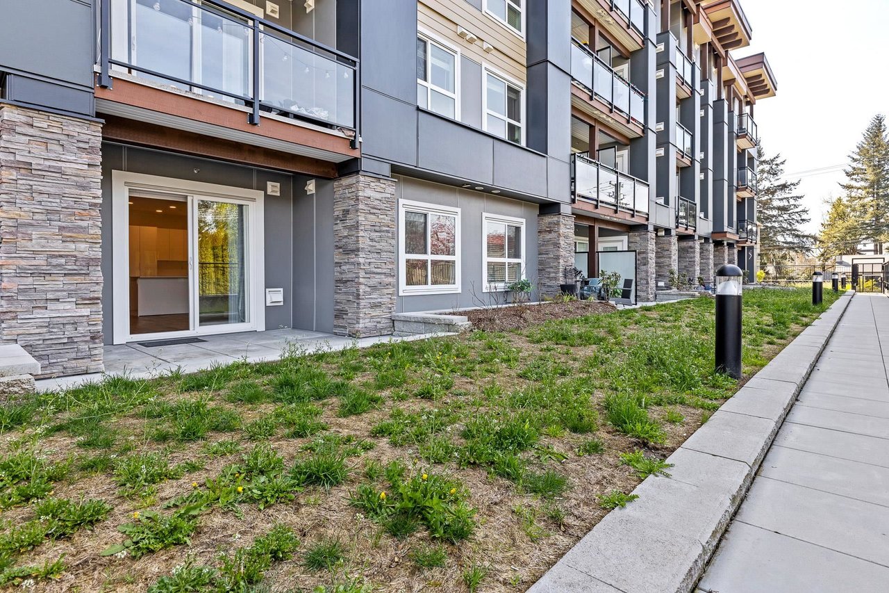 109-9450 Robson St