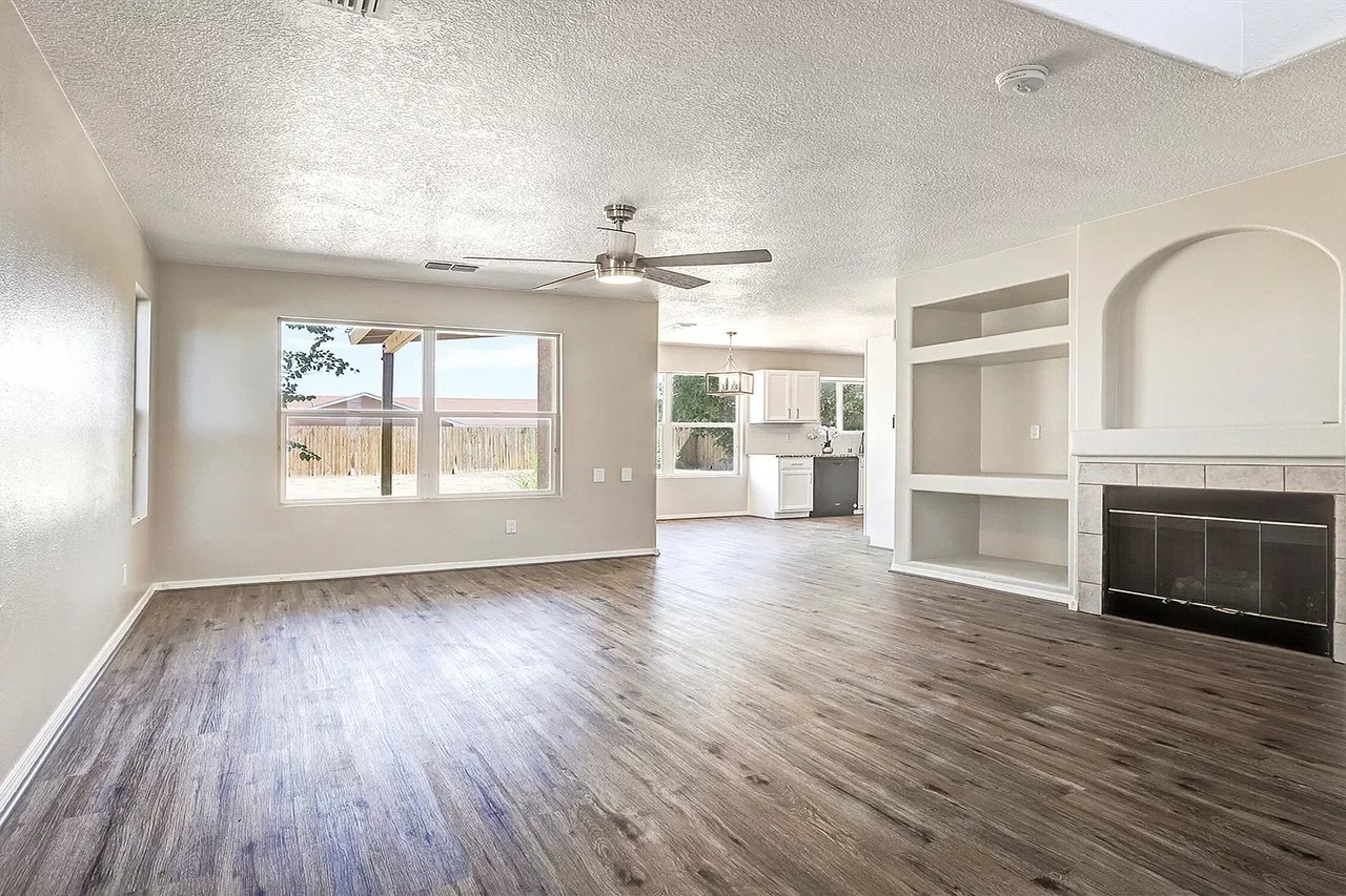 33 Violeta Place Los Lunas