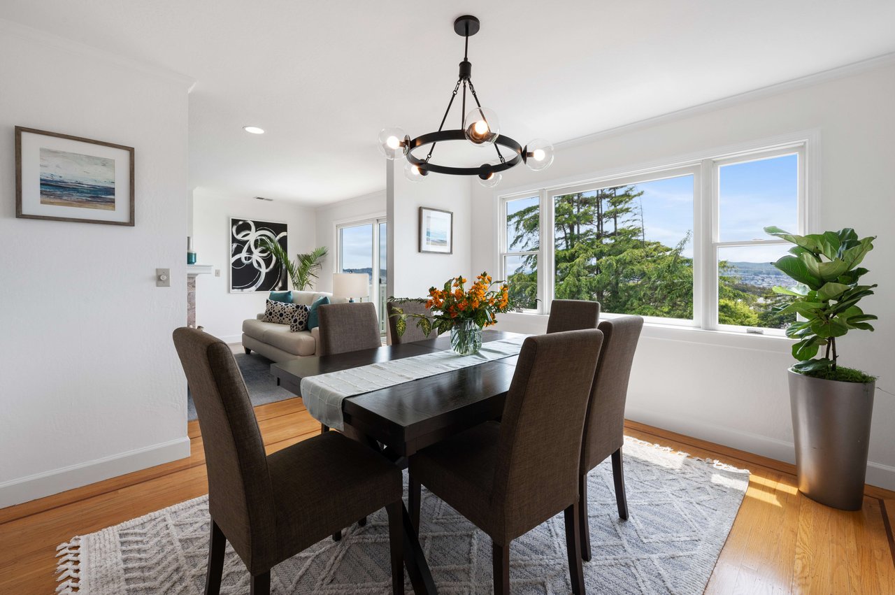 Sweeping Views In Sunnyside
