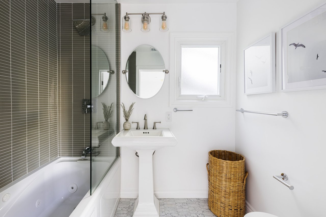 A Designer Done Traditional in Silver Lake 
