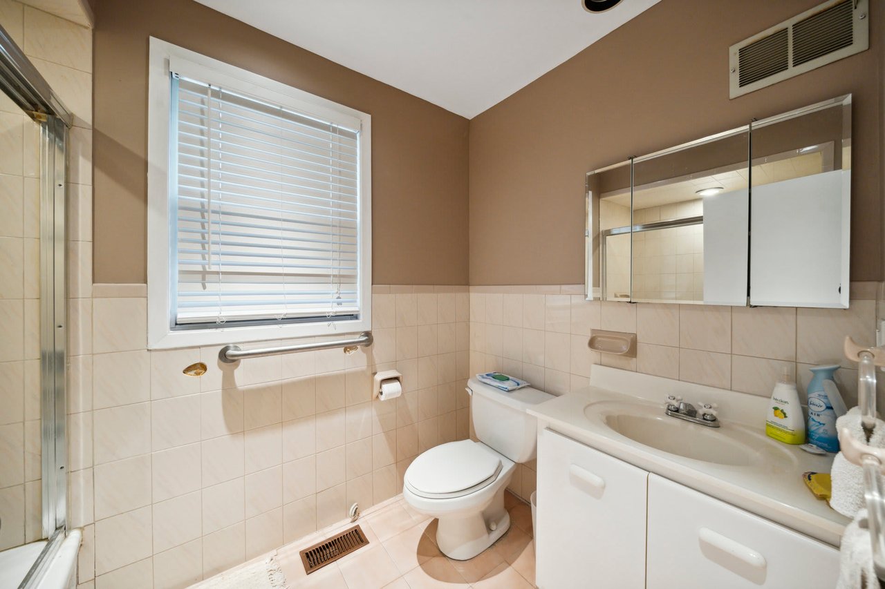 50 Harborn Rd