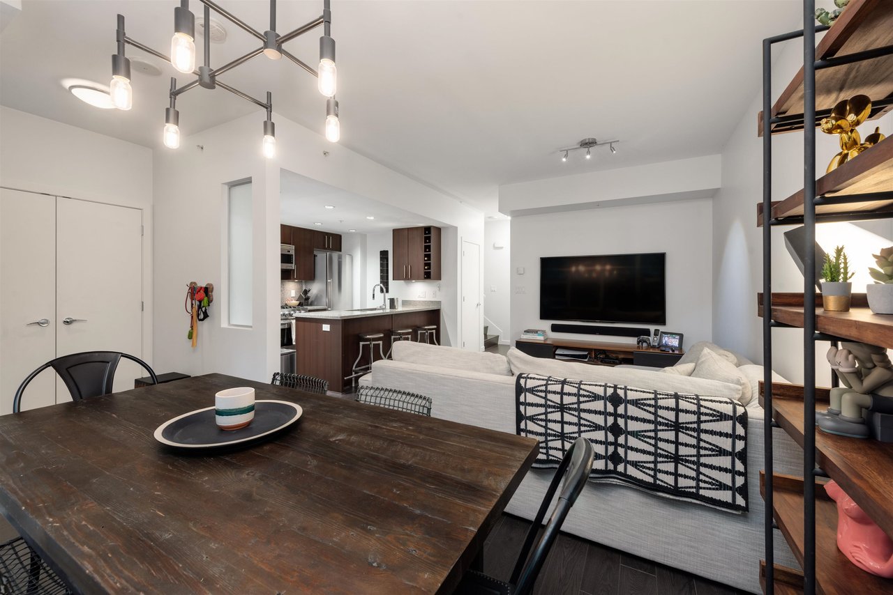 152 W 1st Ave