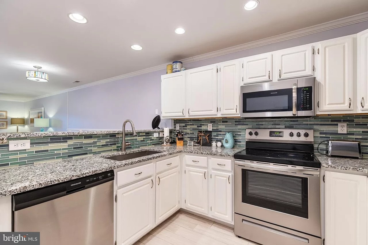3600 Sanibel Cir #3604