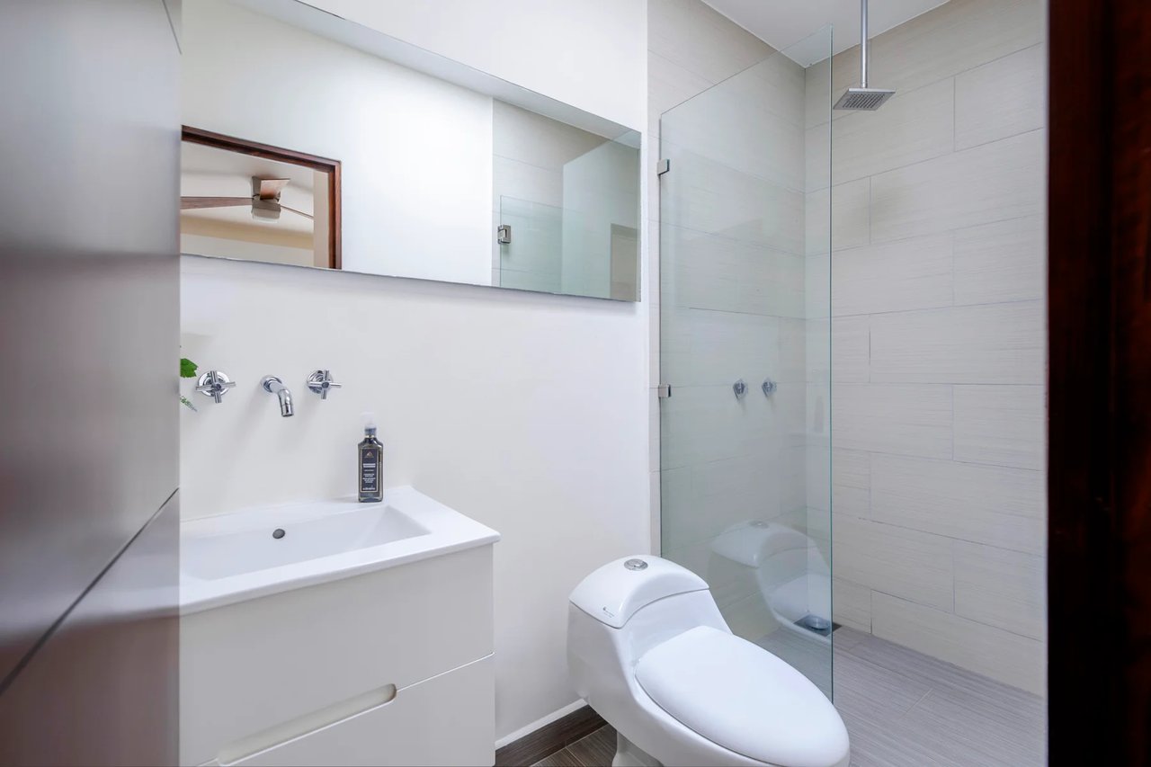 Modern Mountain View Home, Ciudad Colon, San Jose