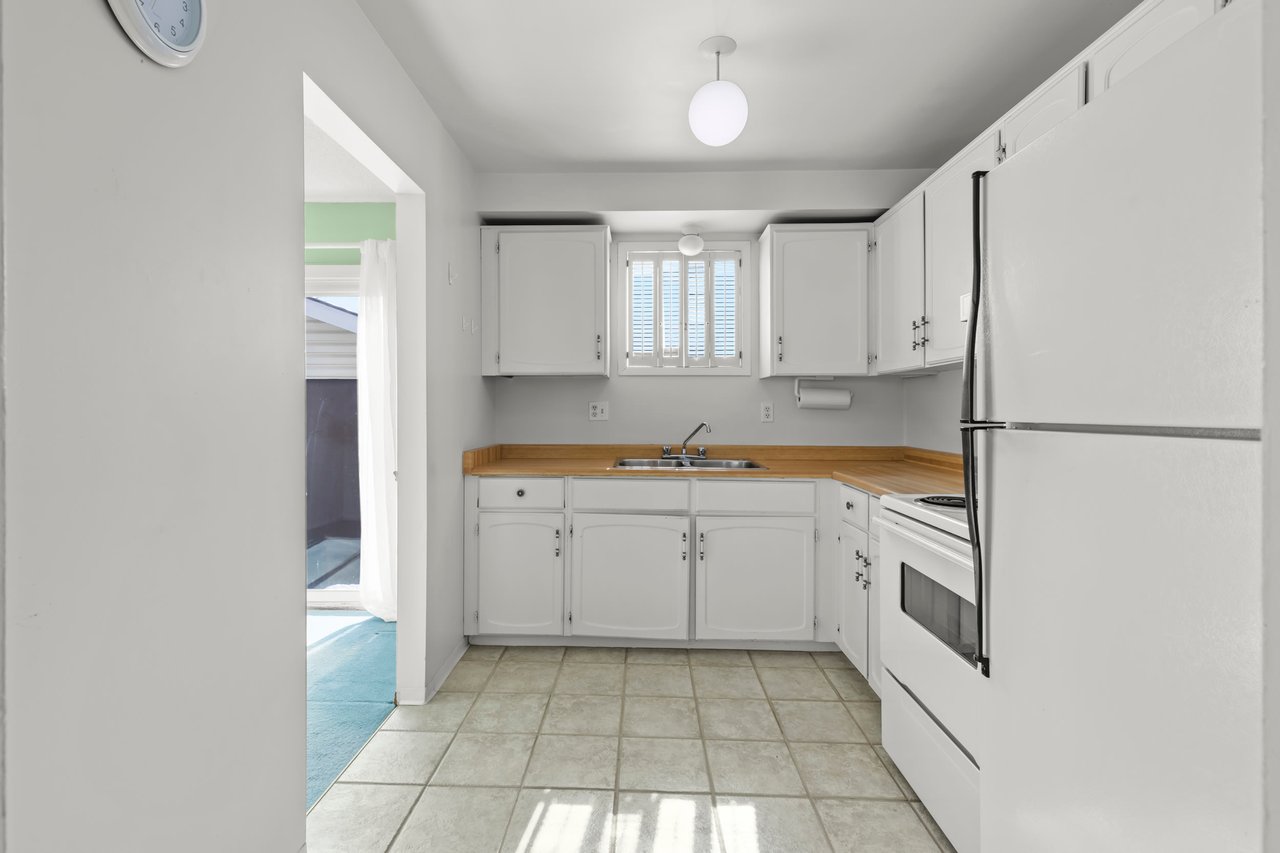 112 Graystone Cres