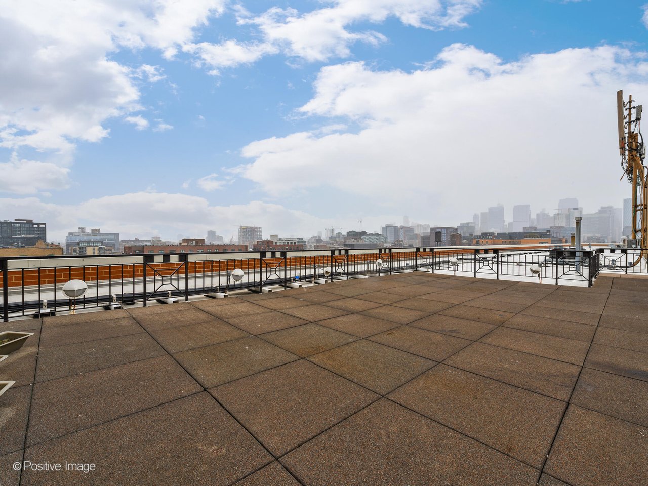 1301 W Madison St (No. 602)