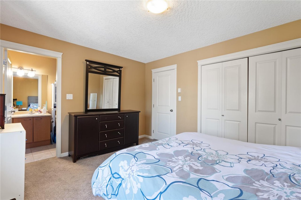 102-2920 Phipps Rd, Langford