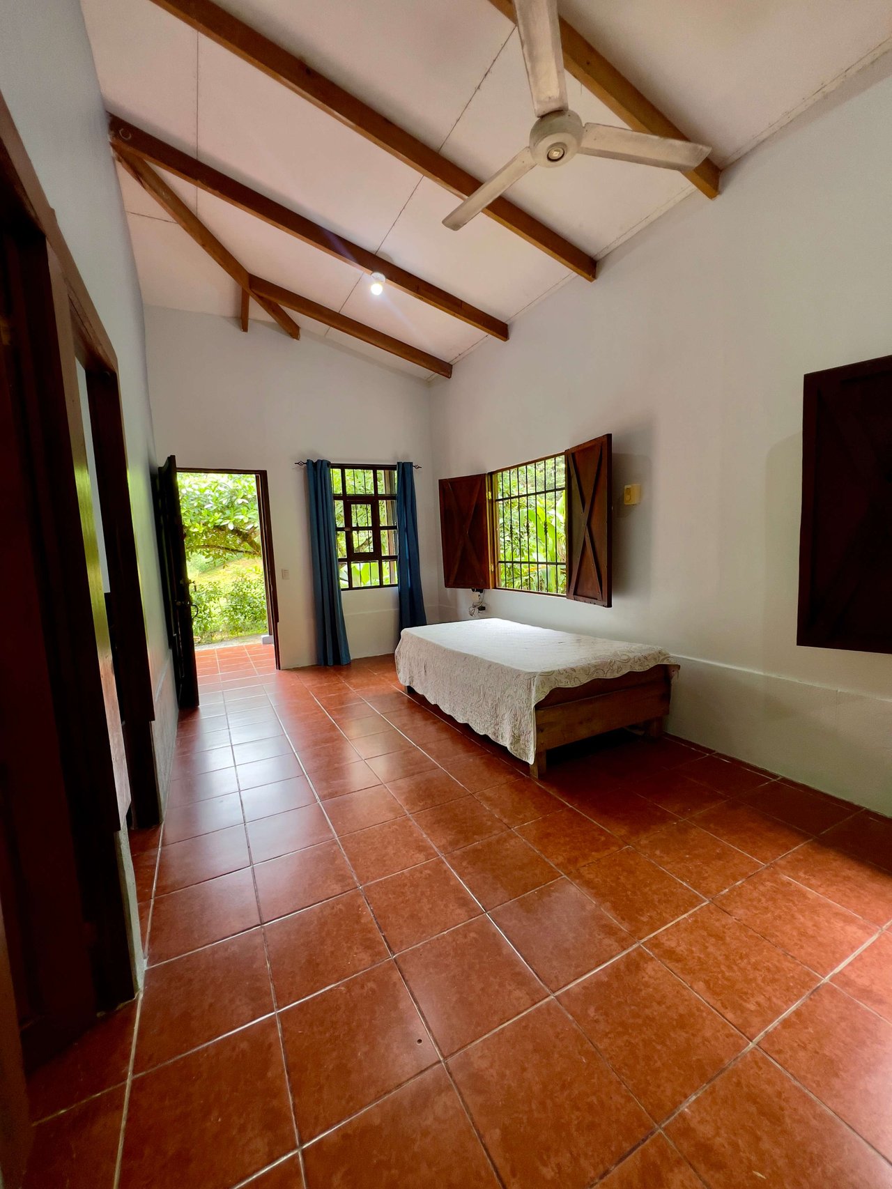 Affordable Wooden Cabañita, 2 bed, 1 bath. 