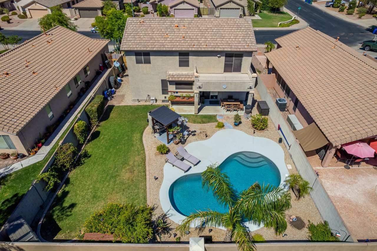 Beautiful backyard - perfect for outdoor living & entertaining