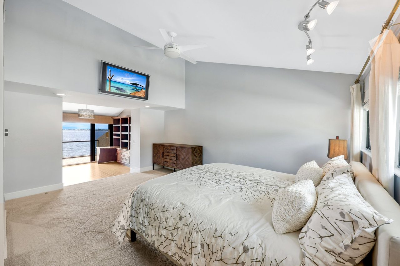 5018 Harbortown Lane