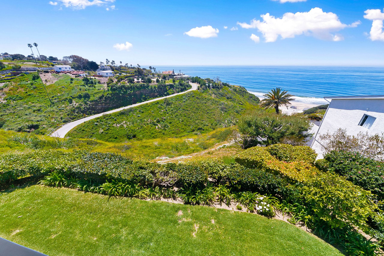 Sensational Bluff Top Malibu Townhome