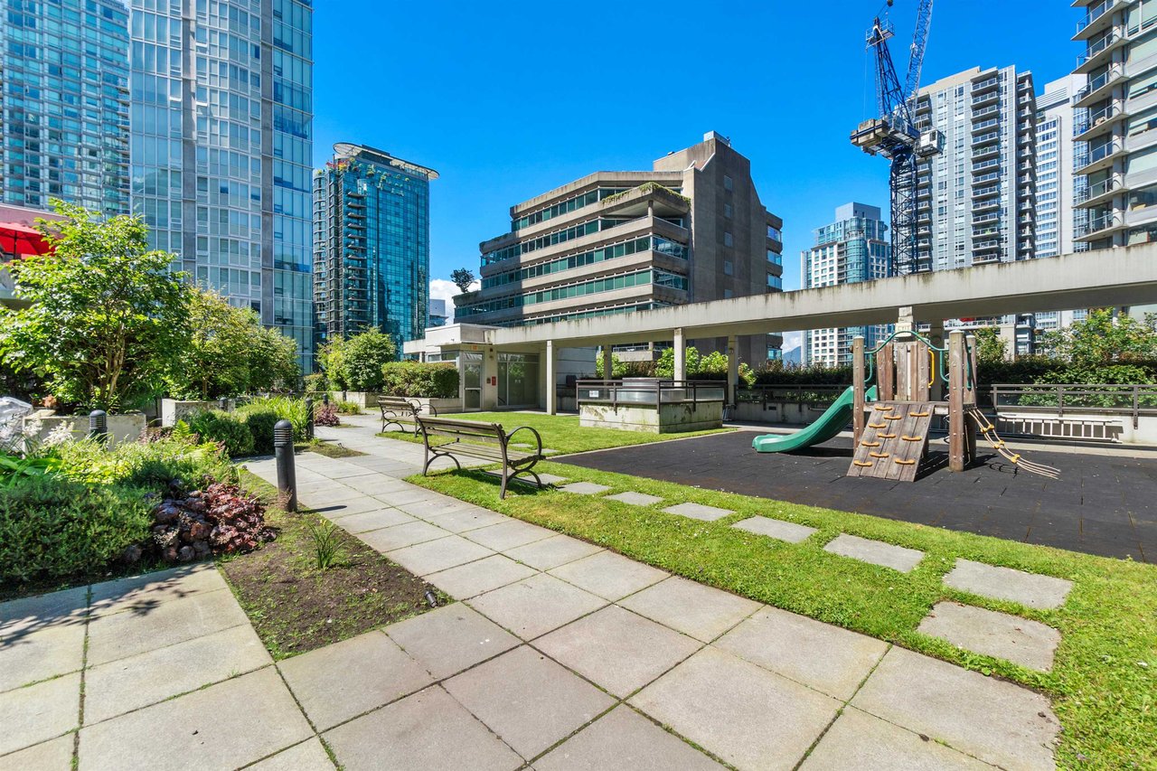 1004-1211 Melville Street, Vancouver