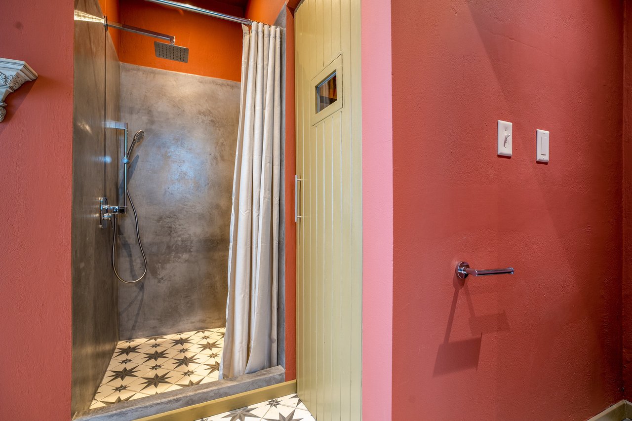 Designer Estate With Sauna, Escazu, San Jose