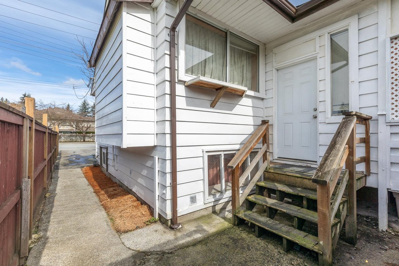 21504 Dewdney Trunk Rd