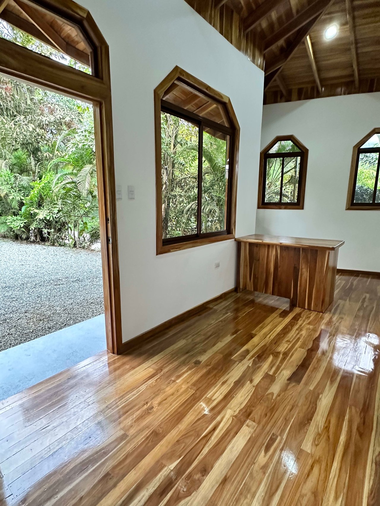 Discover the Charm of an Exotic Home in Las Tumbas, Costa Rica