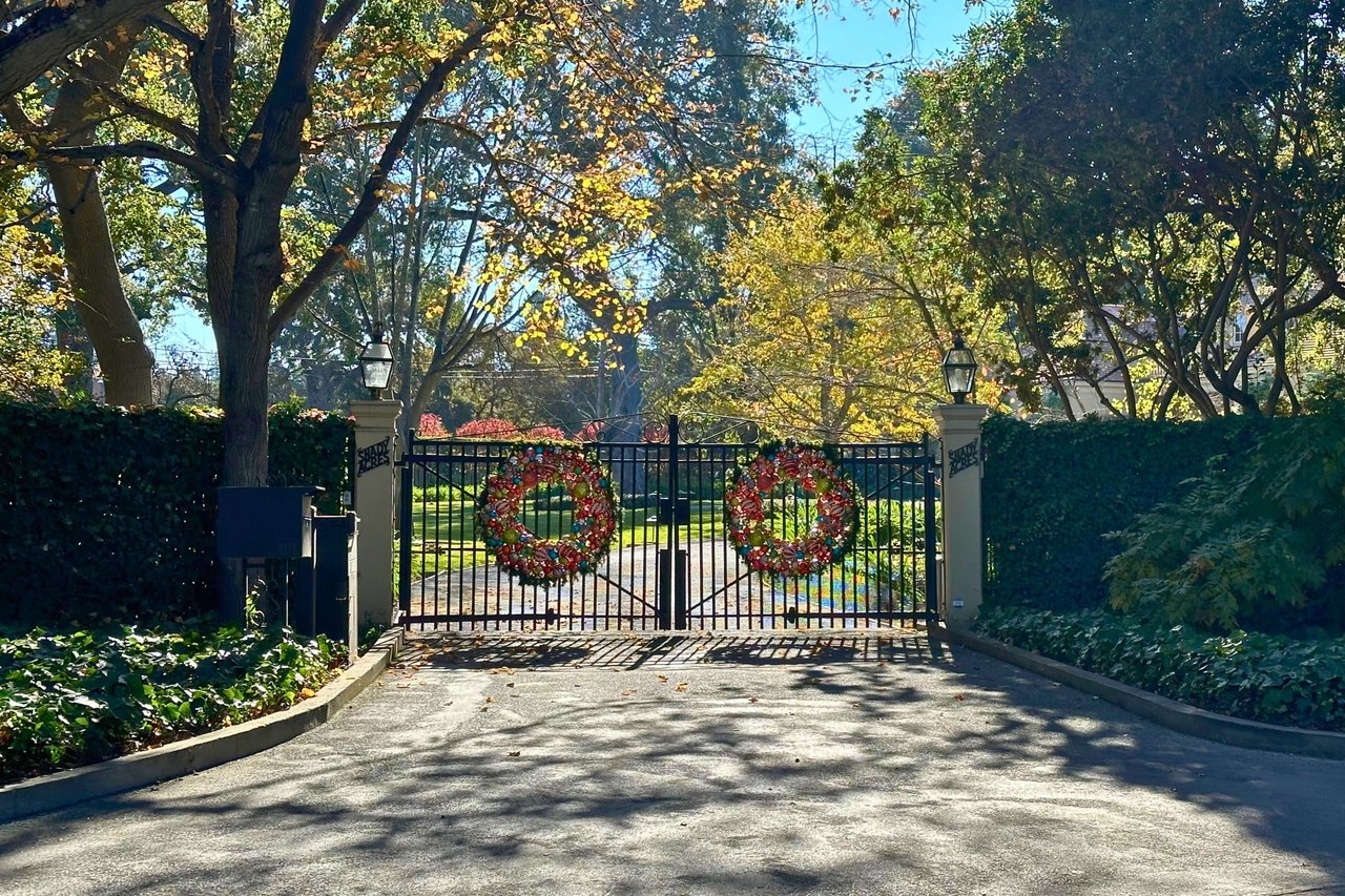 Image of gates in Atherton California