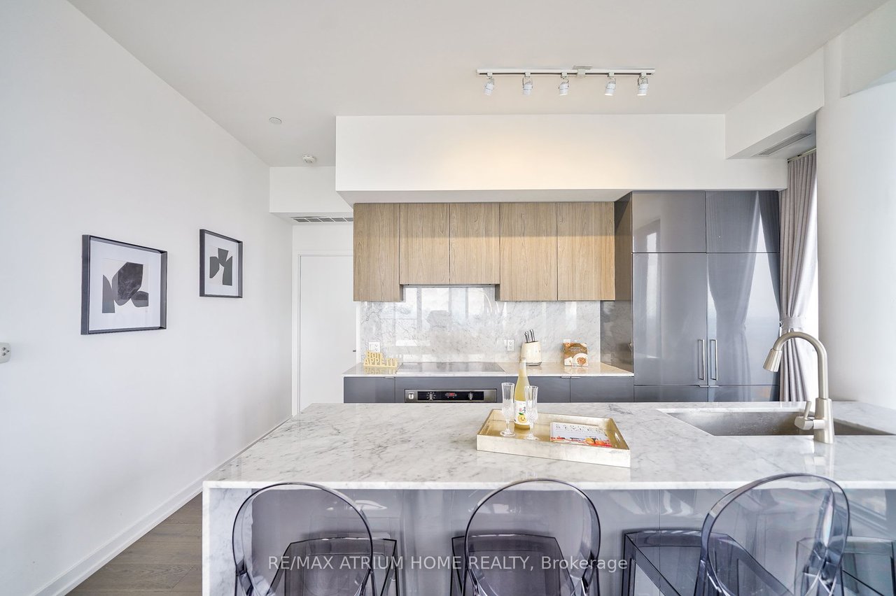 MIDTOWN LUXURY 