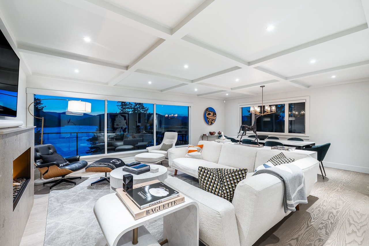 6242 St. Georges Cres