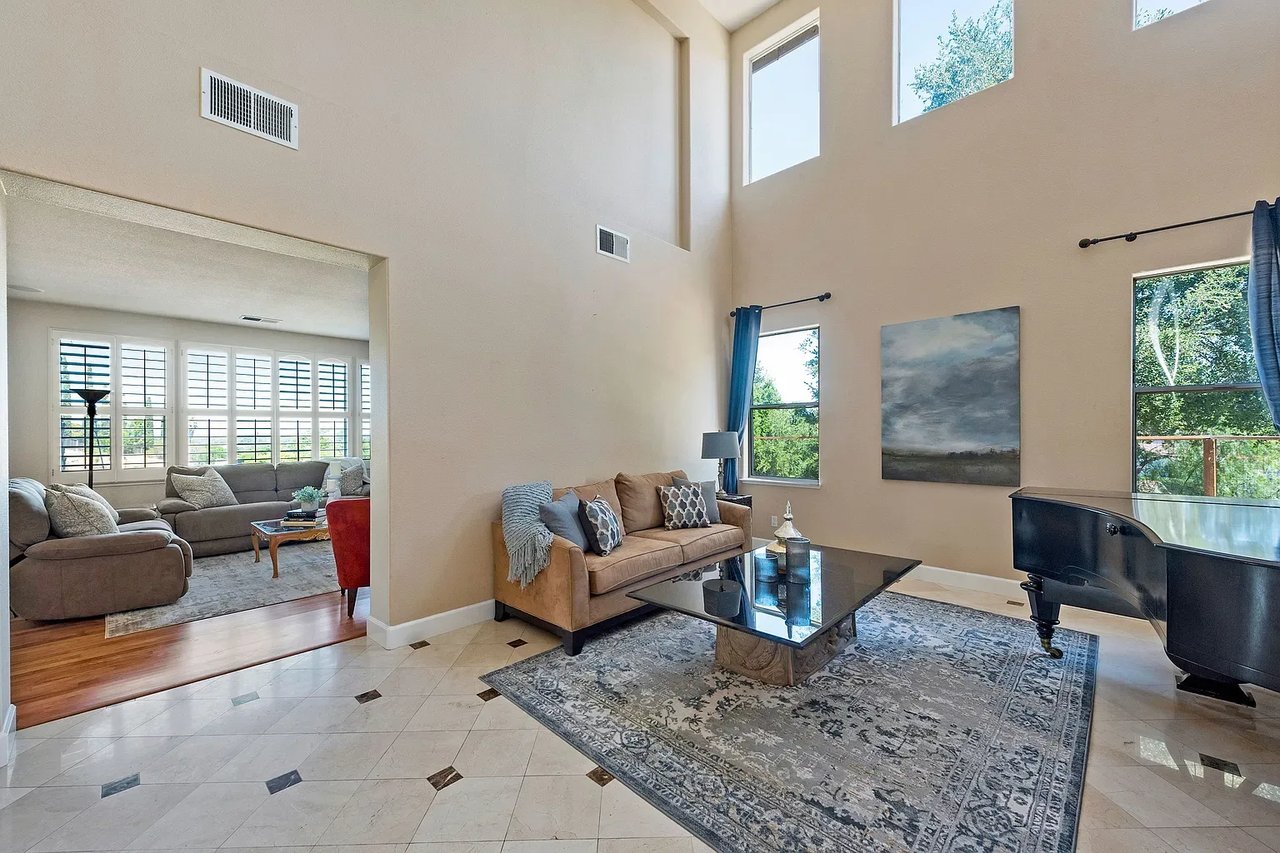 3800 Venus Ct