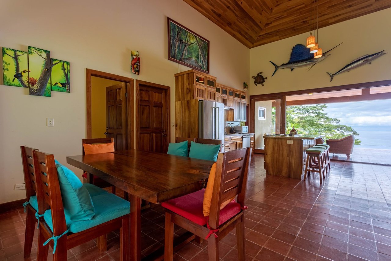 Solar Powered Ocean View Estate, Dominical, Puntarenas