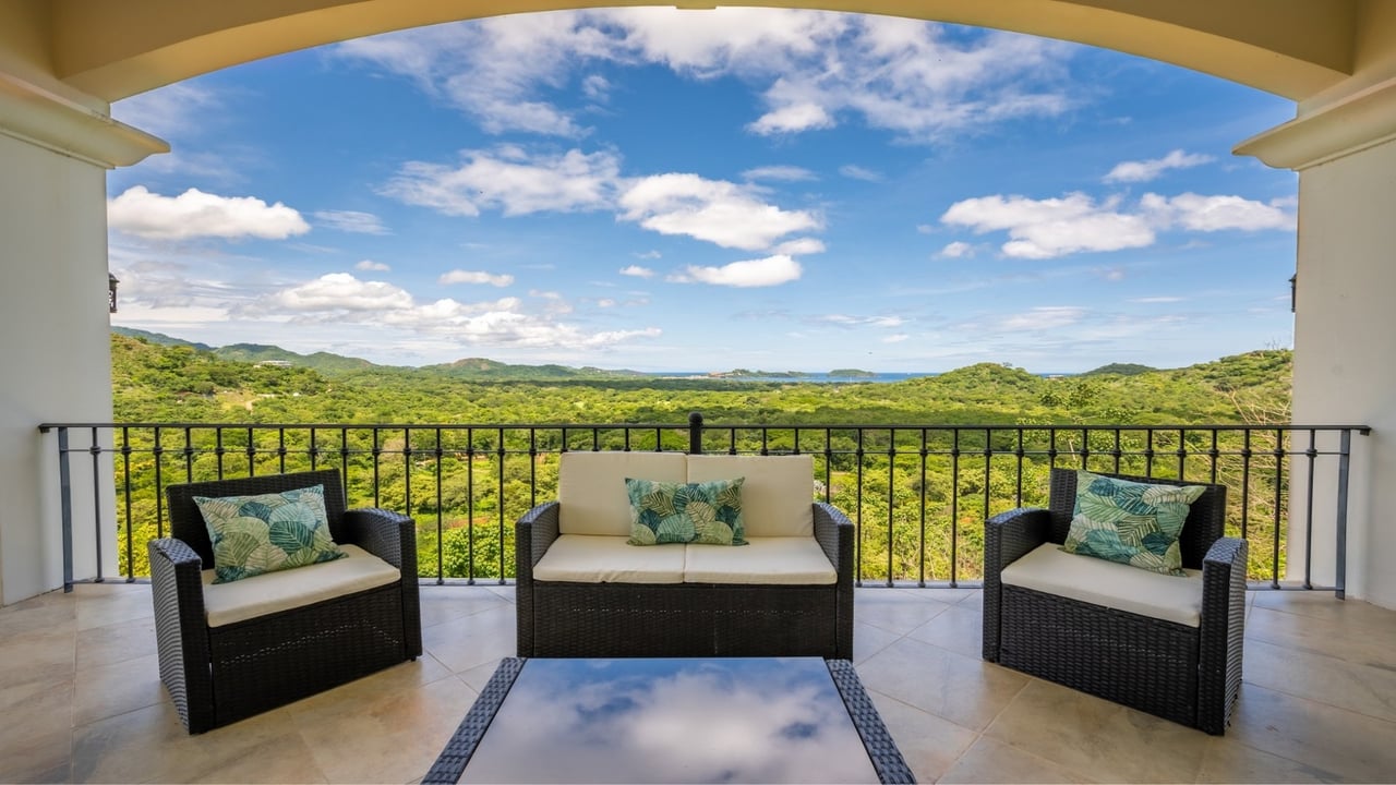 Mediterranean Infinity Pool Home, Flamingo, Guanacaste