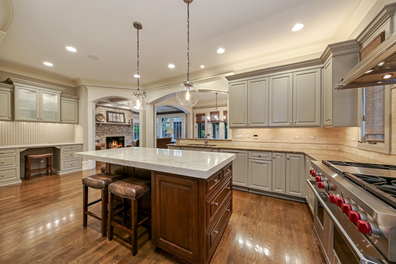 Four Levels of Luxurious Amenities Abound