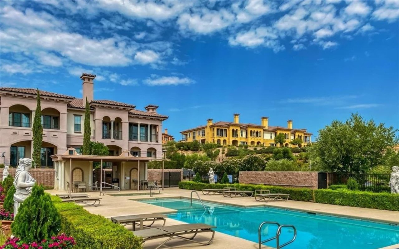 Buying a Home in Lake Las Vegas