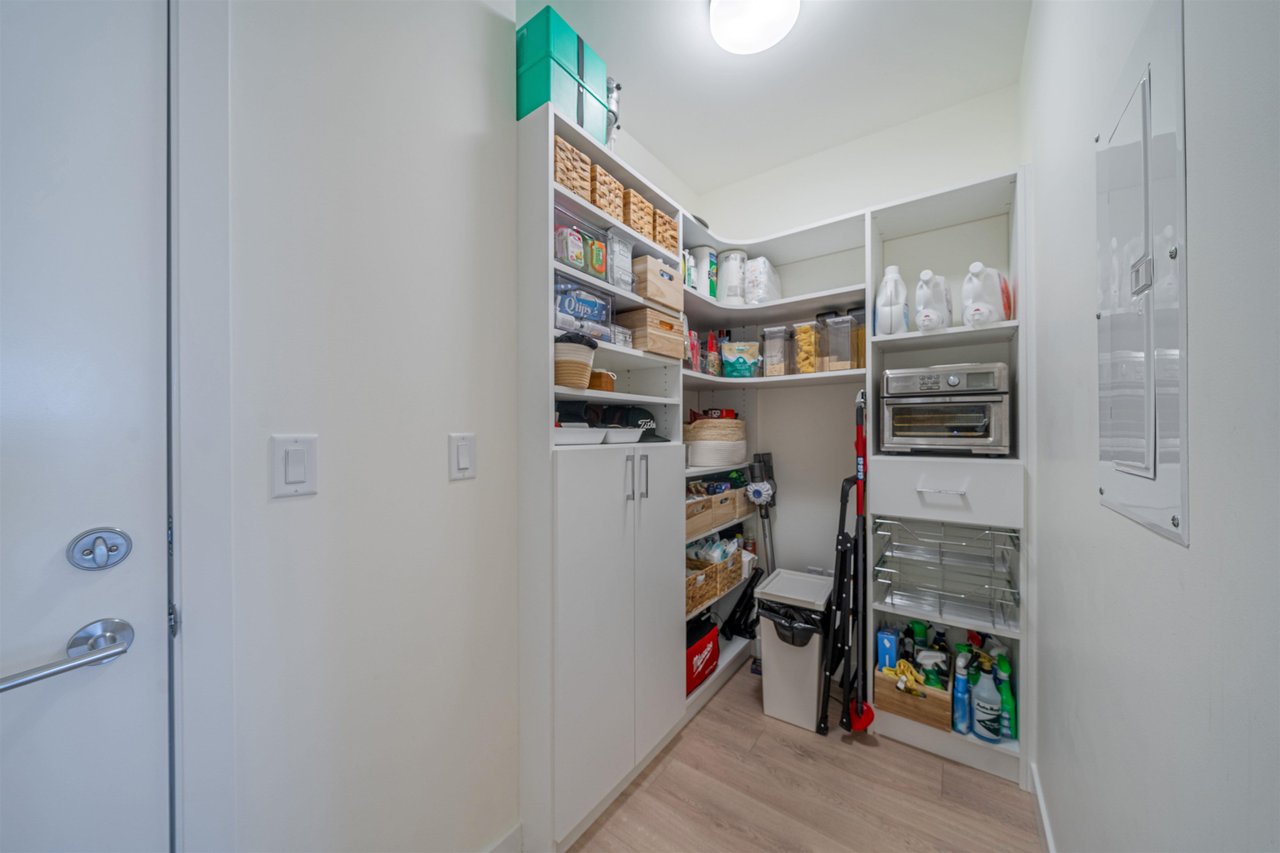 606-7169 14th Ave
