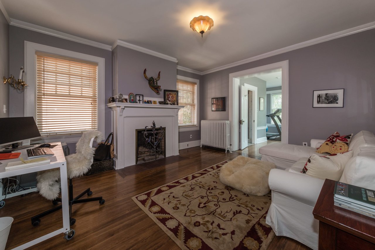 A CWE Historic Home on Cobblestone Pershing Place