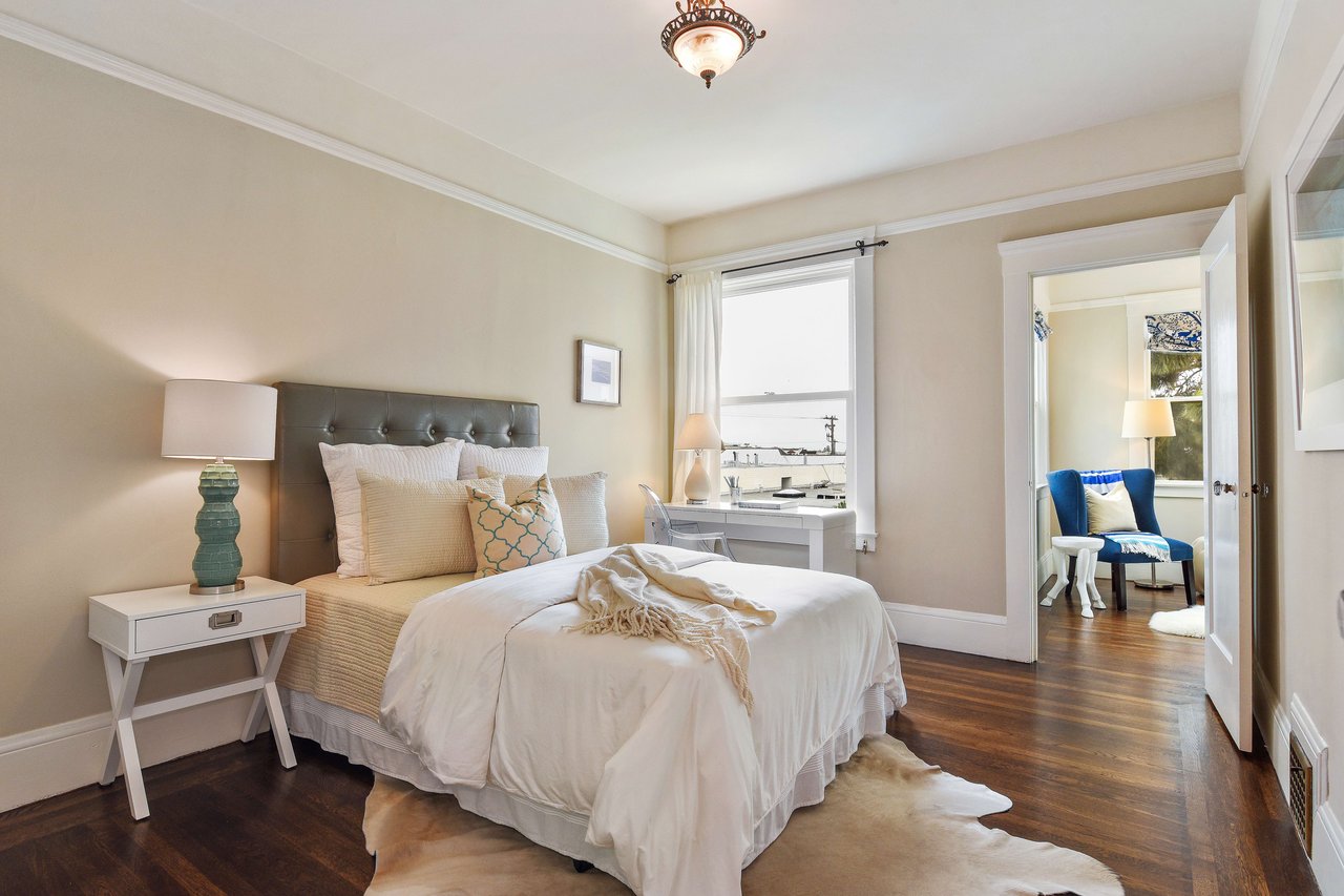 Chic Top Floor Inner Sunset Condominium