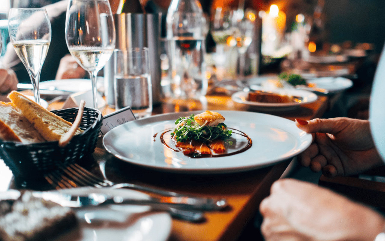 7 Best Restaurants Near The Lakes of East