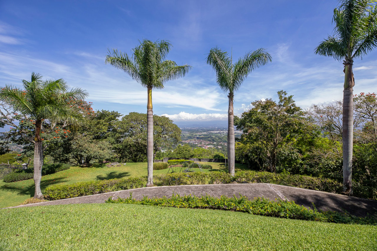 Panoramic View Mountain Estate, Ciudad Colon, San Jose