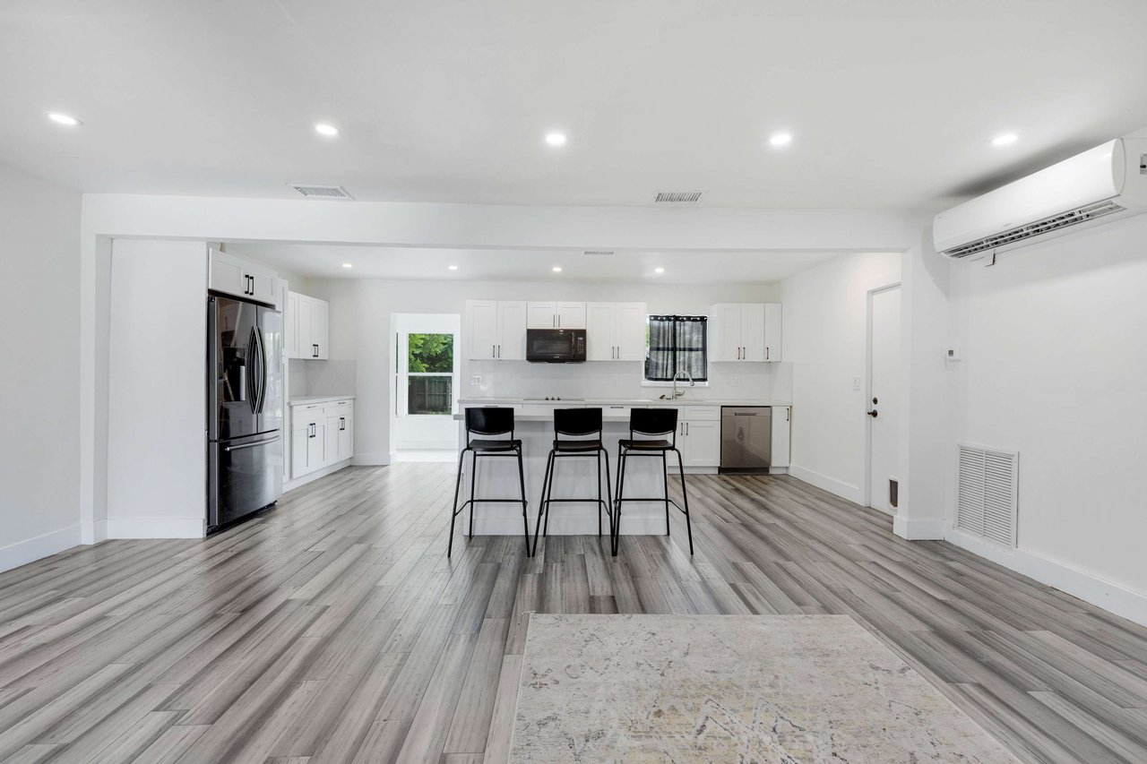 1844 Sheridan St Hollywood FL-33020