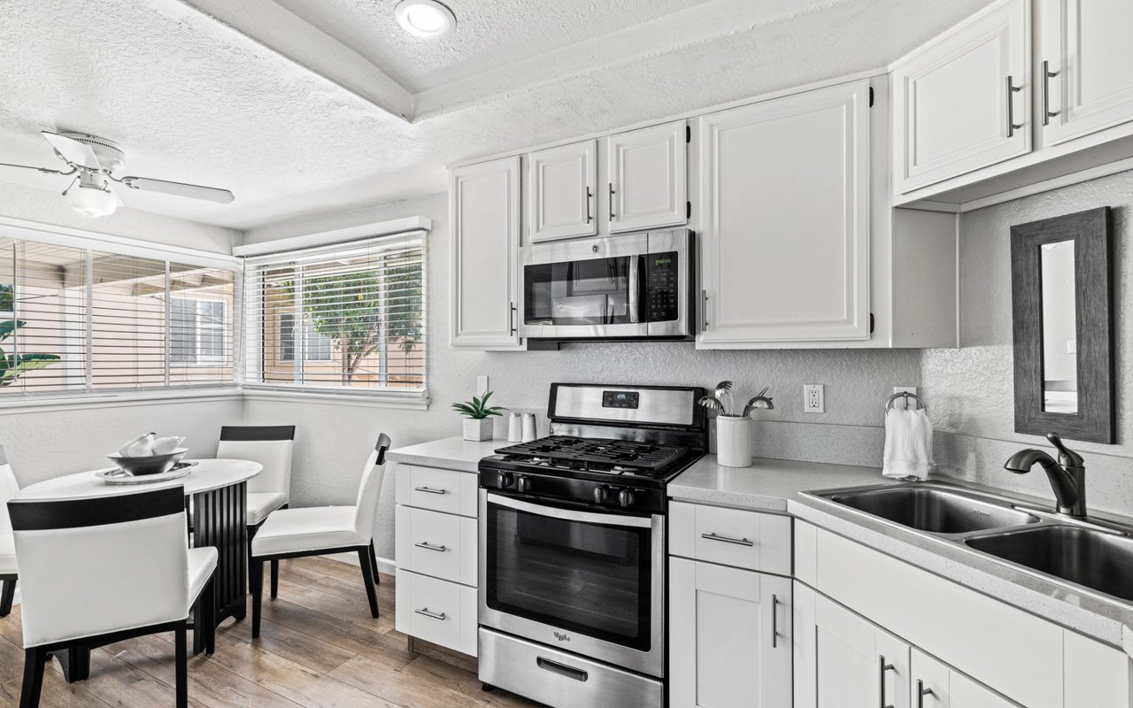 368 E 15th Street