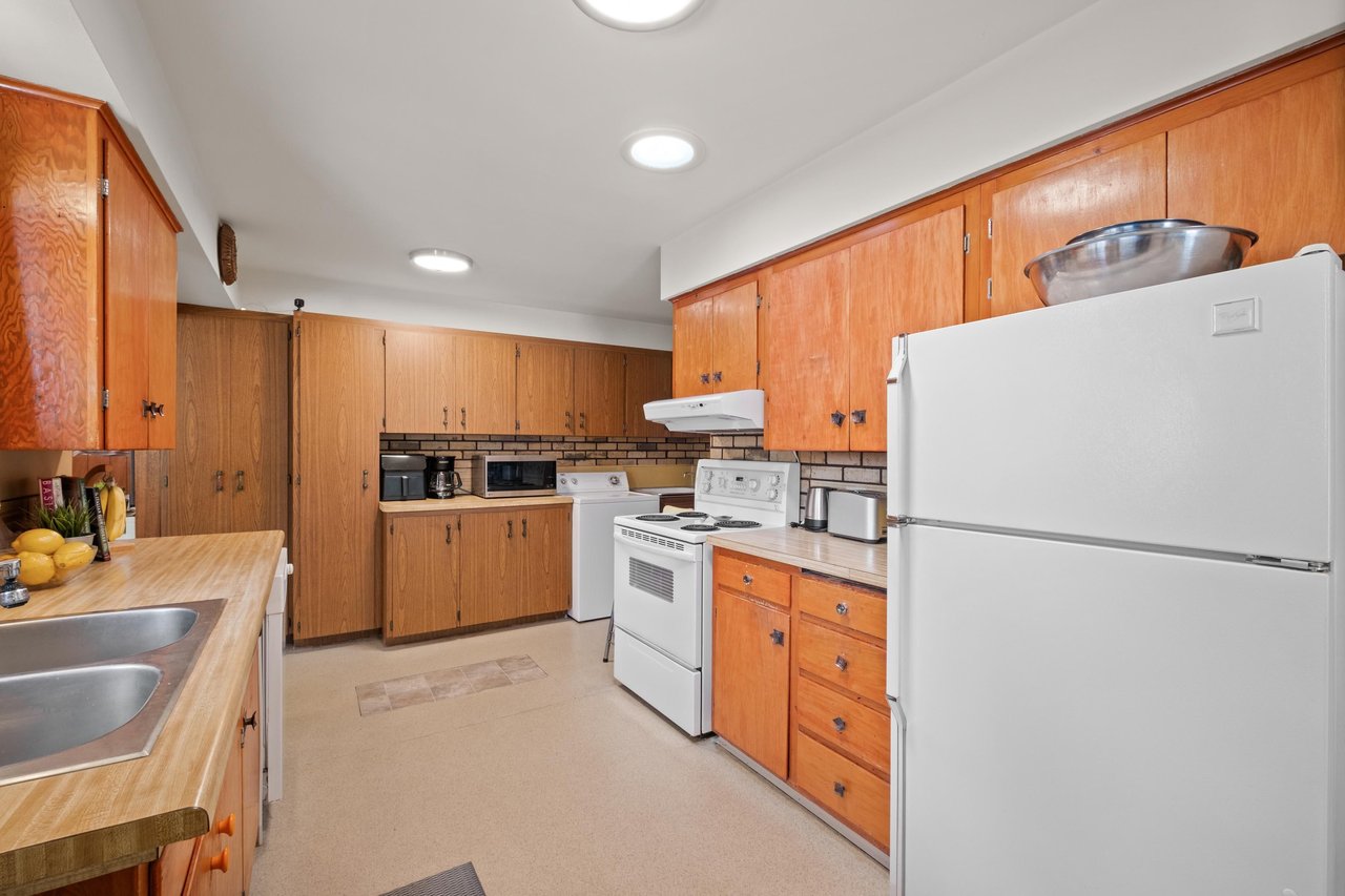 2239 Windridge Dr