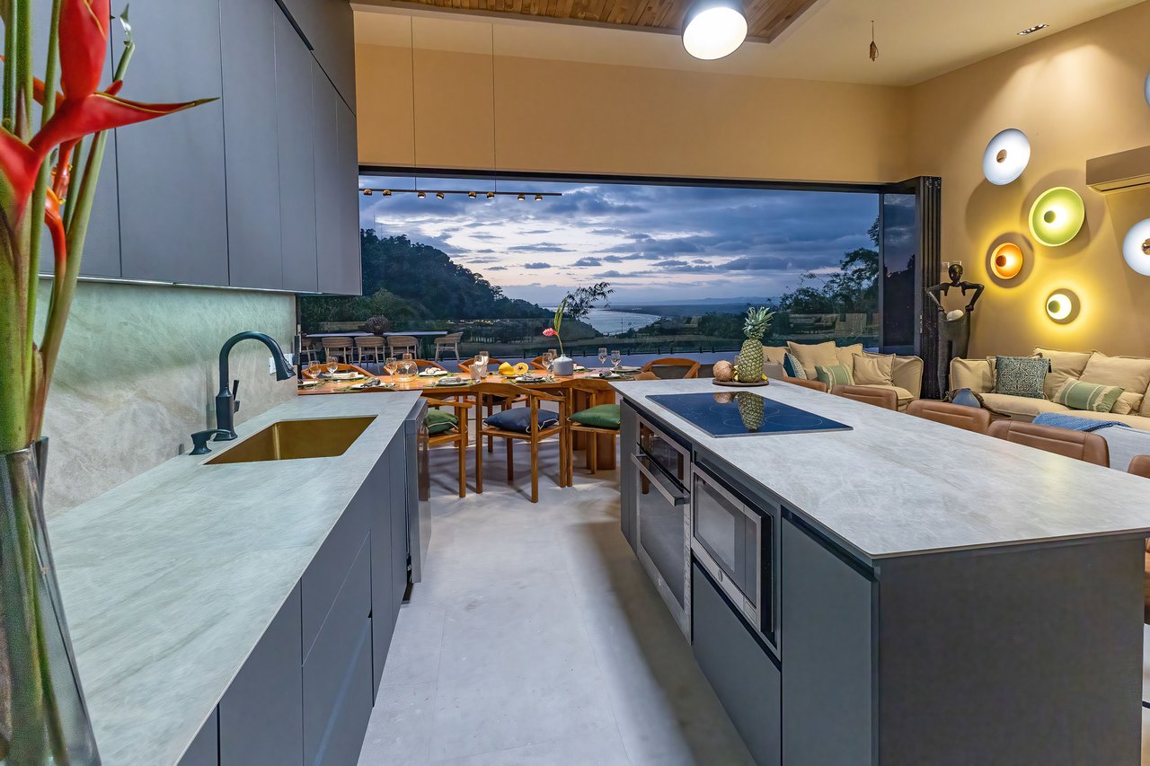 Modern Luxury Villa Near Marina, Manuel Antonio, Puntarenas