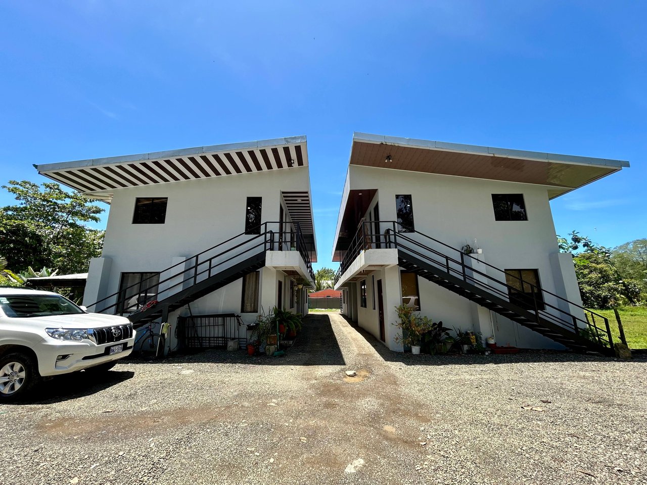 8-Unit Apartment in Bahía, Walking distance to the Beach