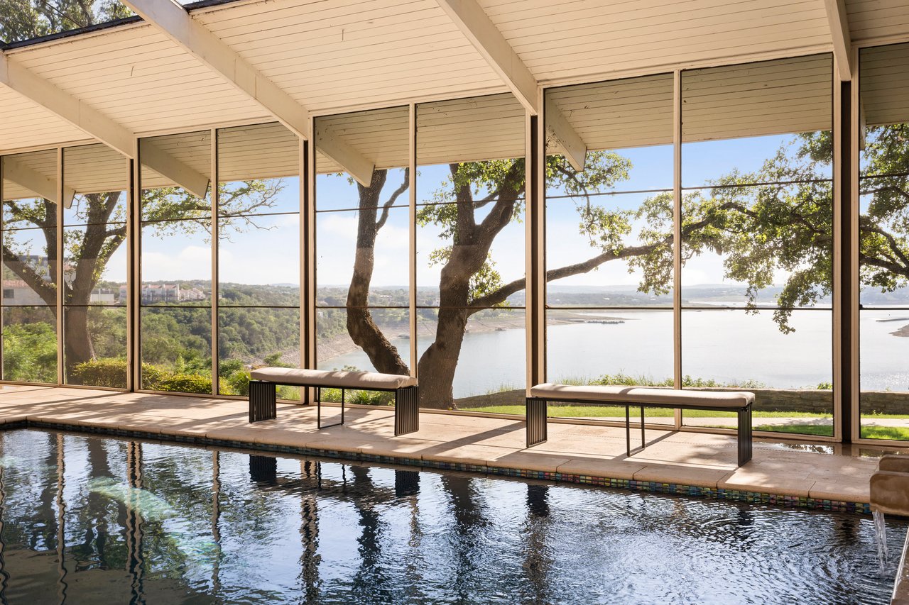 The Iconic 007 Bond Retreat