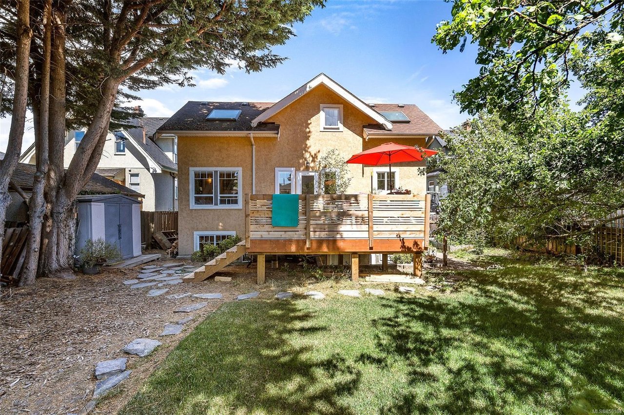 2-933 Empress Ave