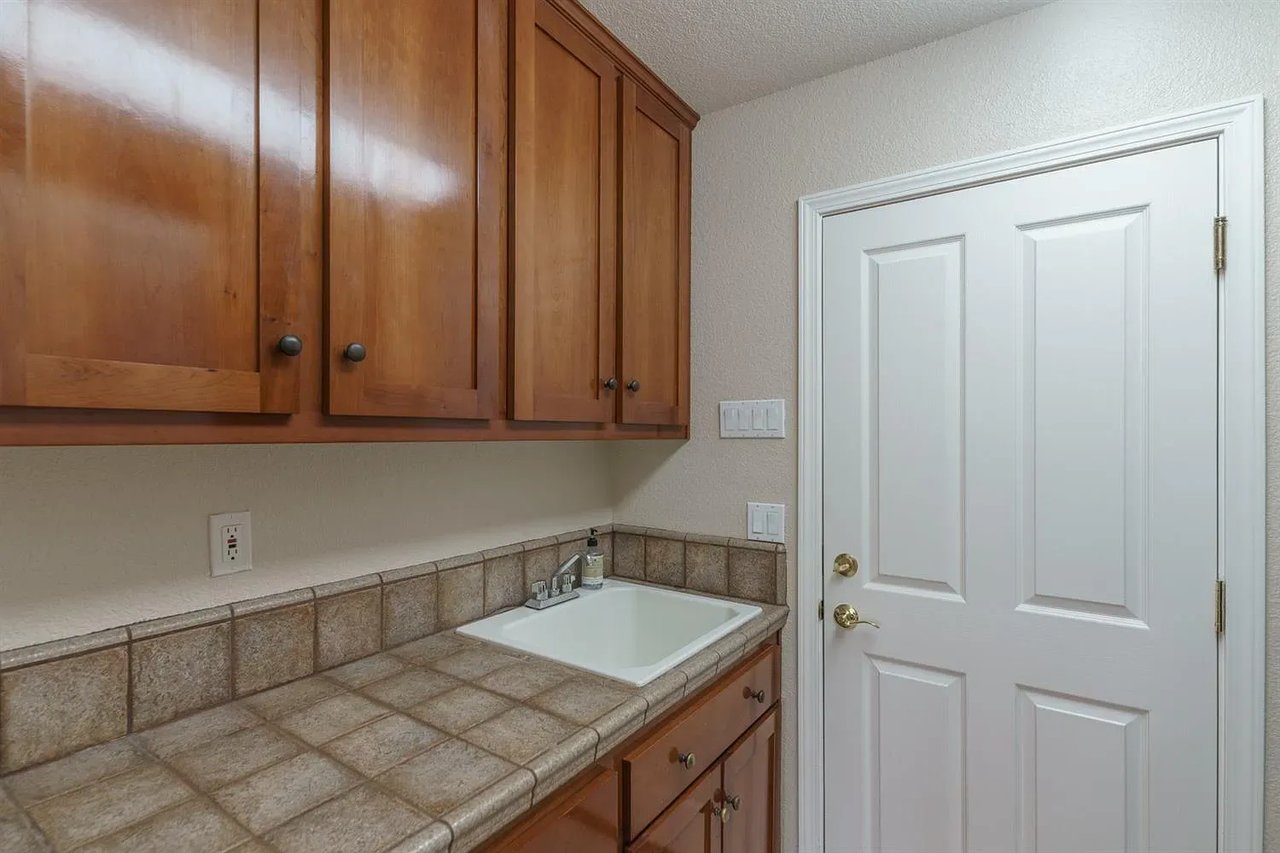 2652 Aberdeen Lane
