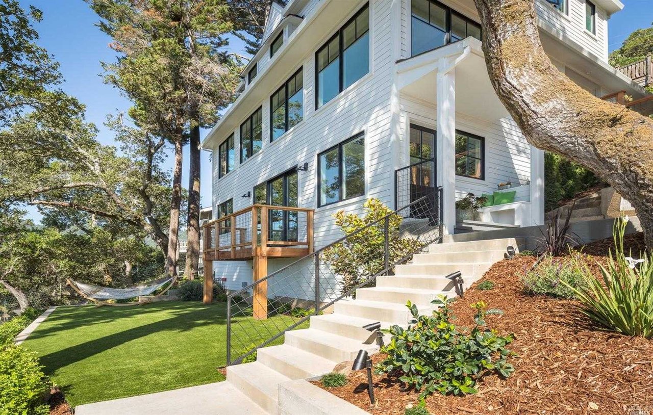 55 Oakdale Ave