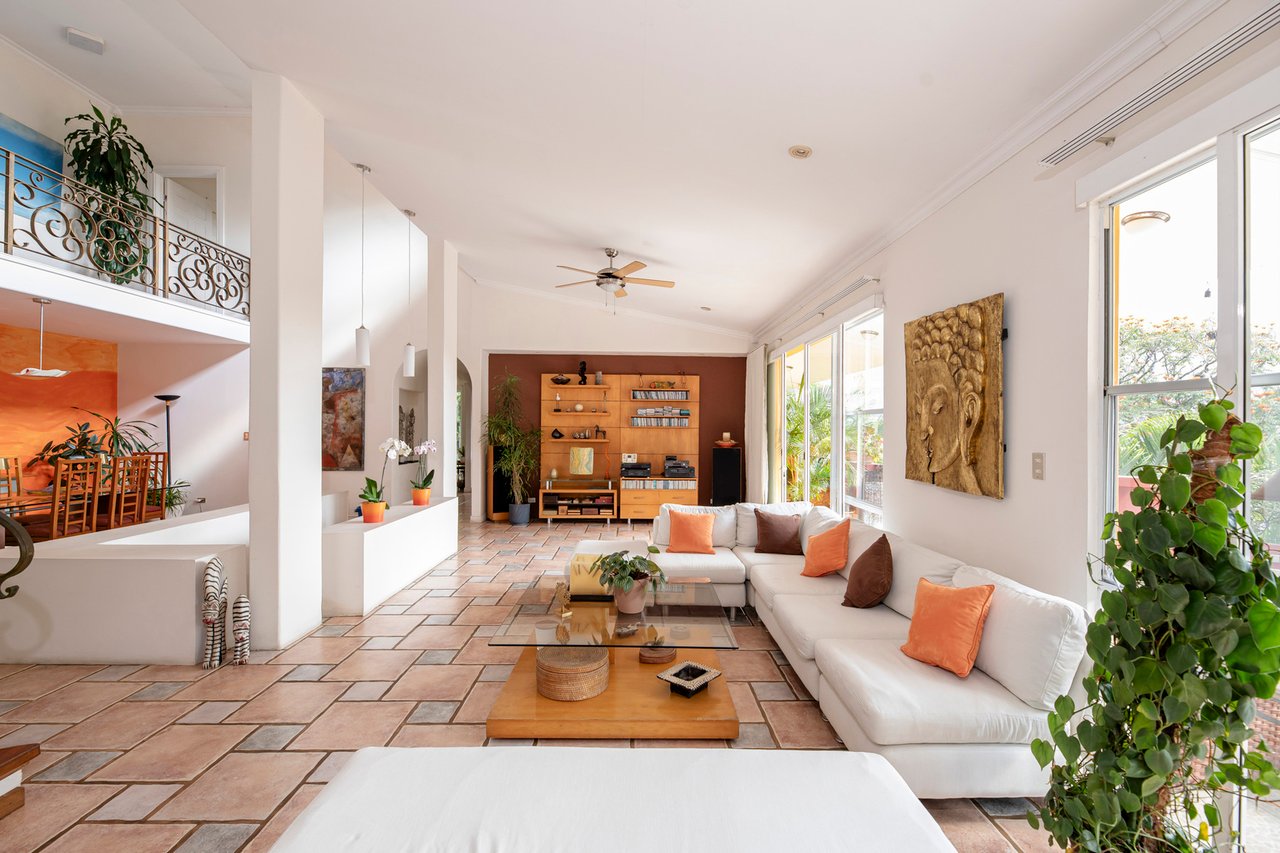 Artistic Mountain View Home, Santa Ana, San Jose