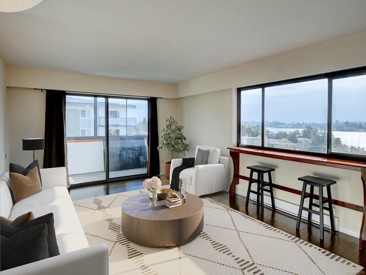 302-929 Esquimalt Rd, Esquimalt