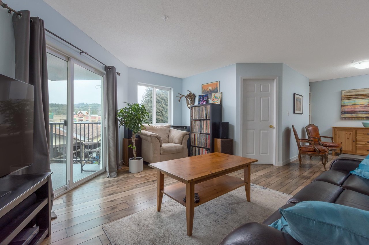 B203-40120 Willow Cres