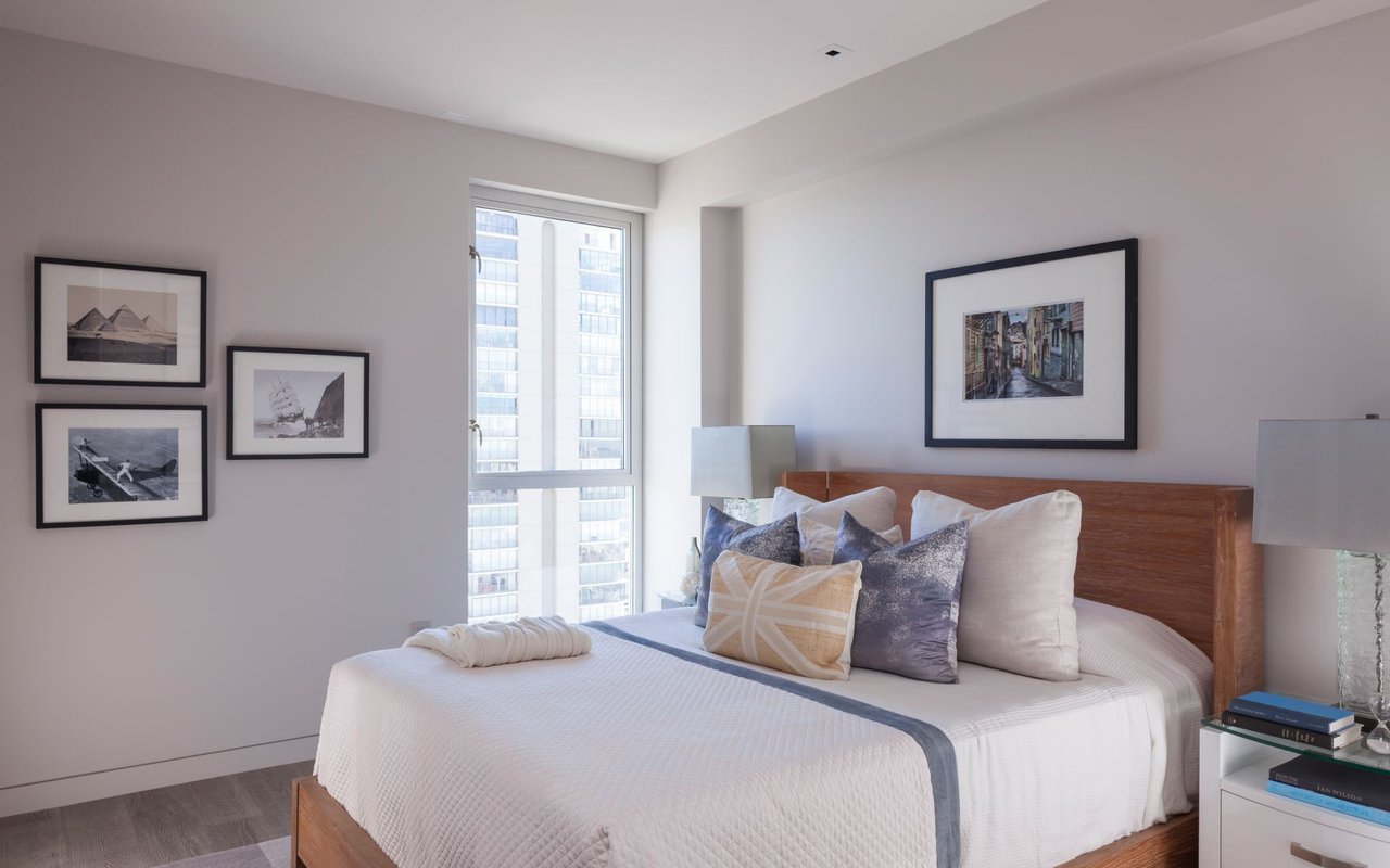 Panoramic Views at 1070 Green