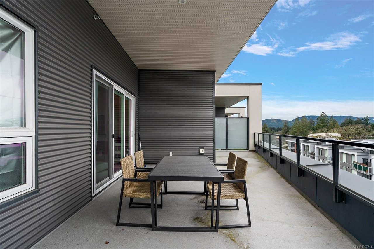 606-947 WhirlaWy Cres