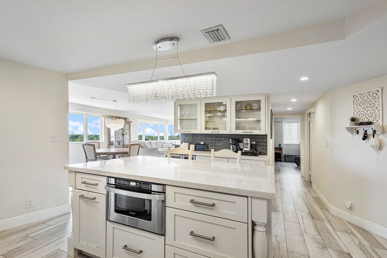 3000 Holiday Dr Unit: 605