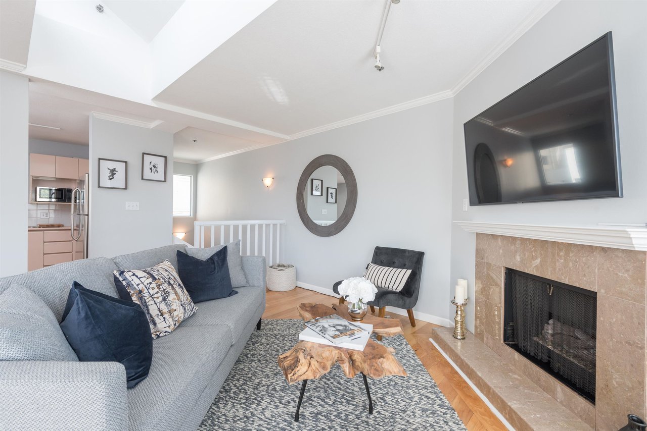 208-788 W 8th Ave